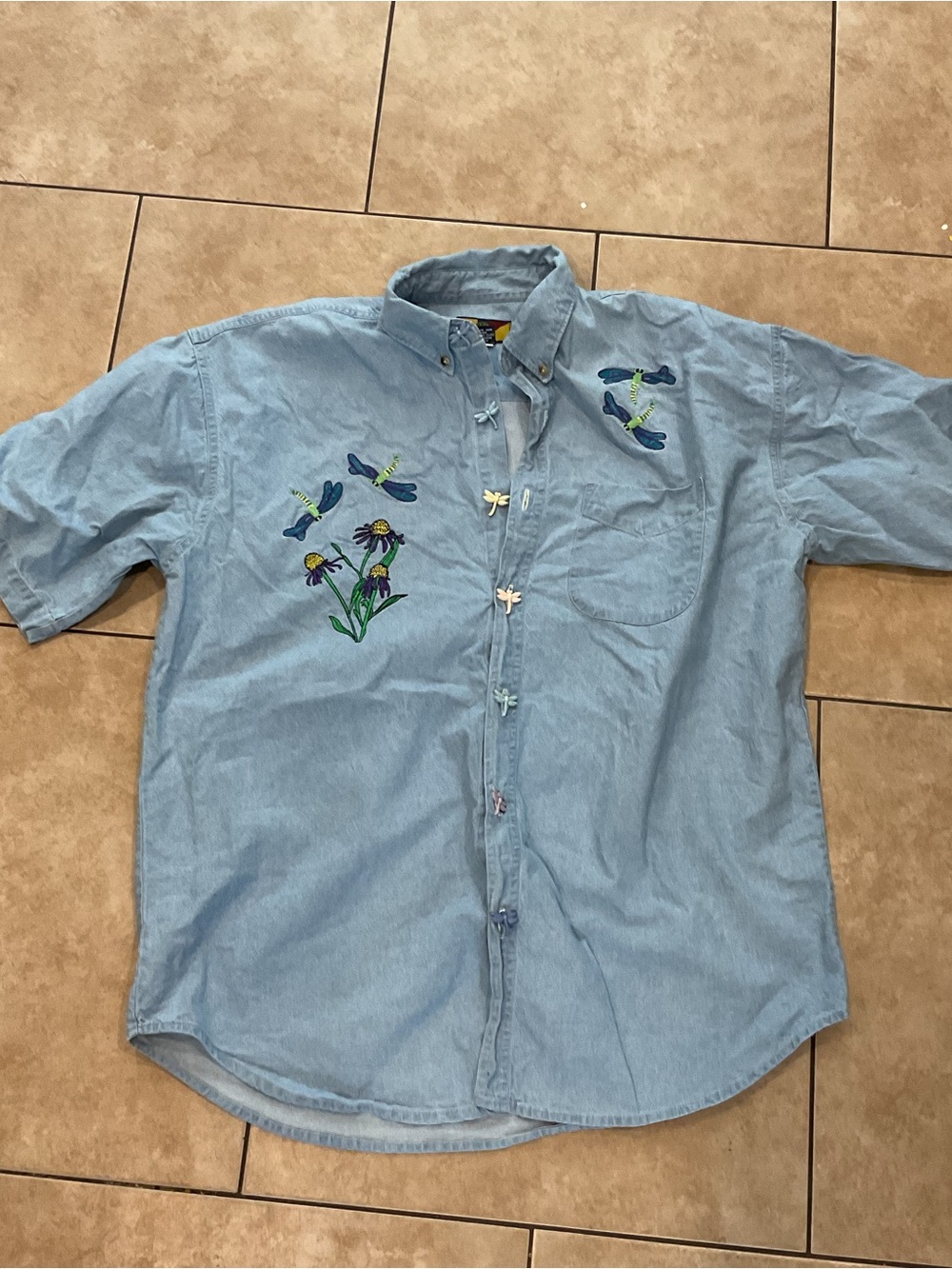 90s Vintage 100% Cotton Embroidered Floral & Dragonfly Women’s  Button-Up Shirt